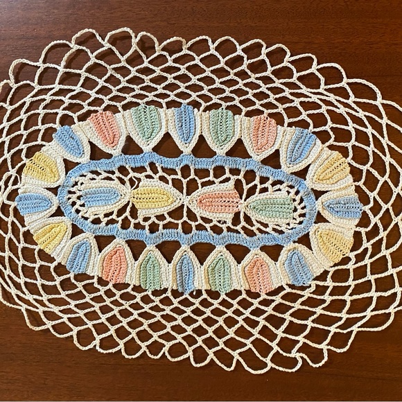 Hand-crocheted Pastel Oval Doily - Picture 5 of 5